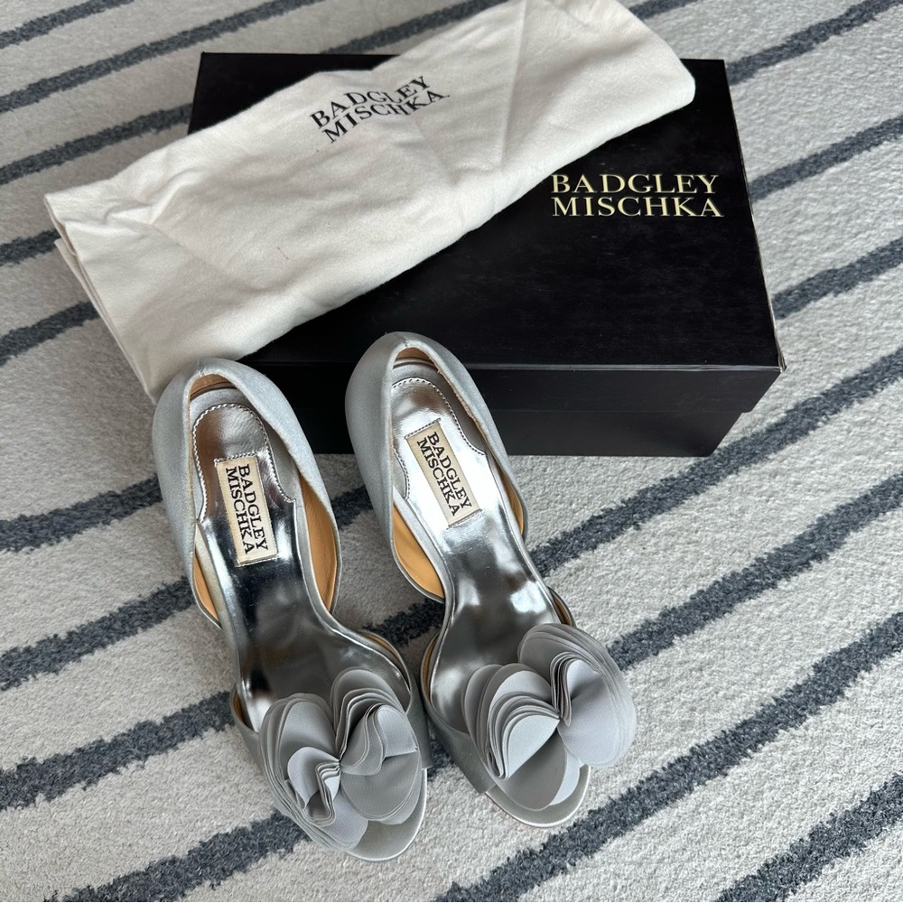 Badgley Mischka Randall Silver d’Orsay Peep-Toe Heels 6.5 7